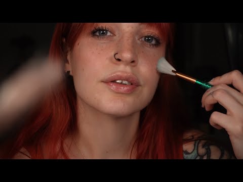 Видео: ASMR Зеркальные прикосновения | Индивидуальное внимание с помощью расчесывания лица и волос