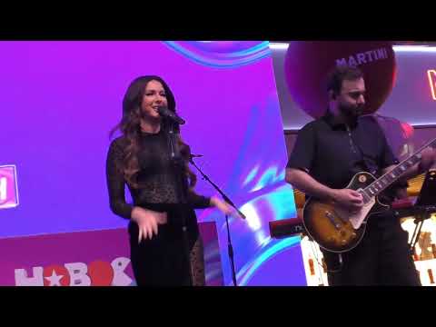 Видео: Nyusha / Нюша - Вою на луну (Live, Новое Радио Движ, 10.10.25)