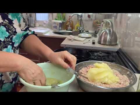 Видео: Фрикадельки сварим, гарнир готов.