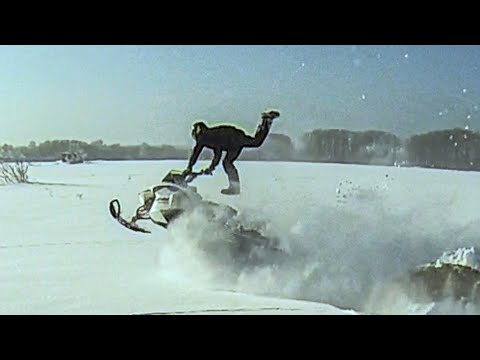 Видео: ЛЕТАЮЩИЕ СНЕГОХОДЫ СУЩЕСТВУЮТ! НЕУДАЧНЫЕ прыжки на снегоходах BRP.