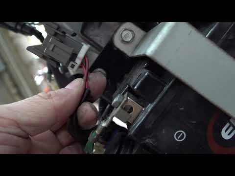 Видео: Установка тахометра на Zoomer.