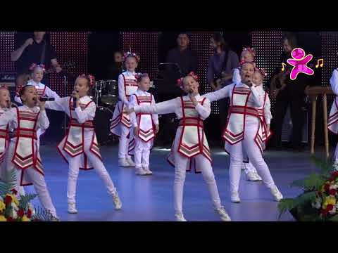 Видео: "Сiнявокая мая". Шоу-театр "Хвилинка" на закрытии фестиваля "Маладзечна-2018"
