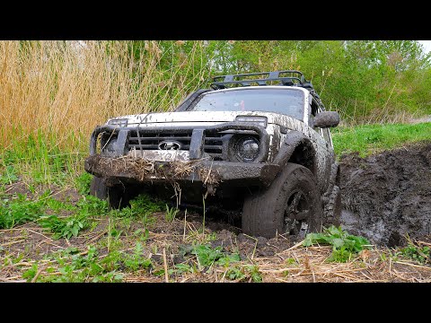 Видео: ГЕЛИК БЕГИ!! ЭТА НИВА НАКАЗЫВАЕТ ВСЕХ. Pajero sport, ТУАРЕГ ваз 21099, Toyota SURF, ТУАРЕГ. Оффроад.