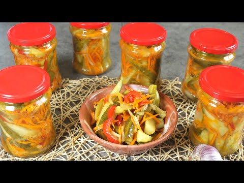 Видео: ВКУСНЕЙШИЕ хрустящие огурцы НА ЗИМУ! Огурцы с морковью и луком!