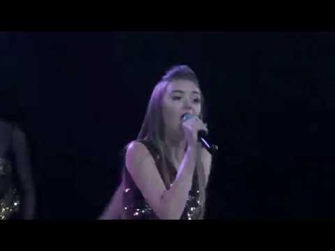 Видео: песня  This is me Костырко София      концерт Smile kids show