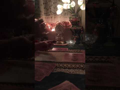 Видео: Мужчина увидел в женщине с которой он живёт что-то странное