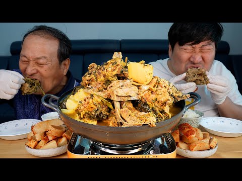 Видео: Тушеная свиная шея с зеленью редиски - кулинарное шоу Мукбанг.