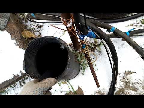 Видео: Сделал Отверсти в шланге в Скважине, чтобы вытикала вода.
