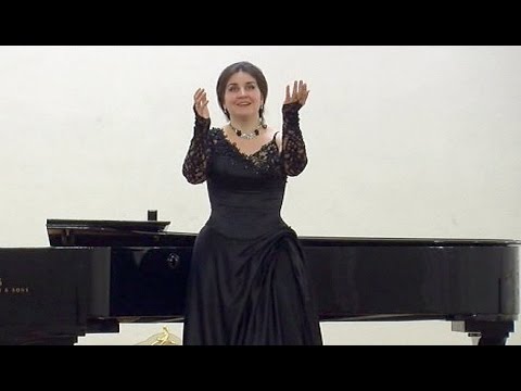 Видео: Песня о Вилье из оперетты "Веселая вдова" - Вера Чеканова, Михаил Блехер