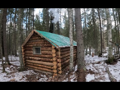 Видео: Промысловая охота на куницу. Быт у избушки. Открытие путика...