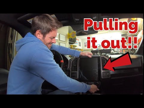 Видео: Почему вам **НЕ СТОИТ** устанавливать в машину гигантскую магнитолу в стиле Tesla. Обновление Pho...