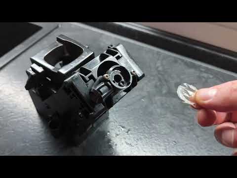 Видео: Протечка кофемашины Saeco. Ремонт клапана крема