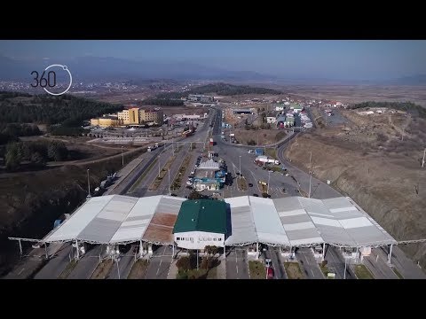 Видео: Нема лоши народи туку лоши политики - репортажа од Гевгелија каде секојдневно доаѓаат илјадници Грци