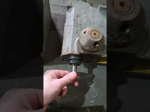 Видео: #станок #метал #металл #двері #двери #ворота #сварка #сварщик #зварювання #кривідвері #цех
