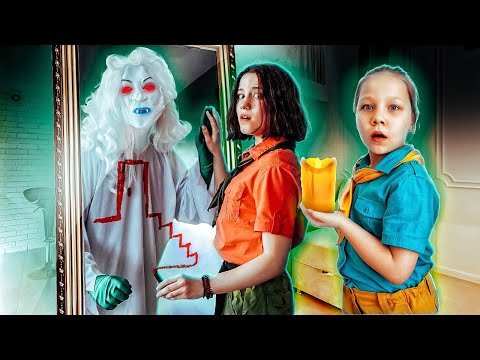 Видео: ВЫЗВАЛИ ПИКОВУЮ ДАМУ! Кто из СТАРШЕГО ОТРЯДА СТАНЕТ Пиковой Дамой?! НЕЗНАКОМКА в лагере скаутов!