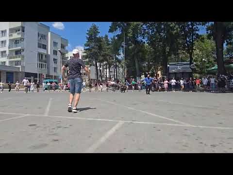 Видео: Фолклорен Танцов Фестивал " ХОРО ПРИ ИЗВОРА" - Велинград