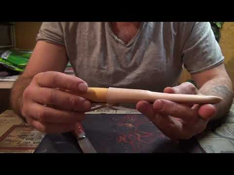 Видео: Mora Classic  №1 vs Mora Classic Original 1 laminated steel. Сравнение  сталей.