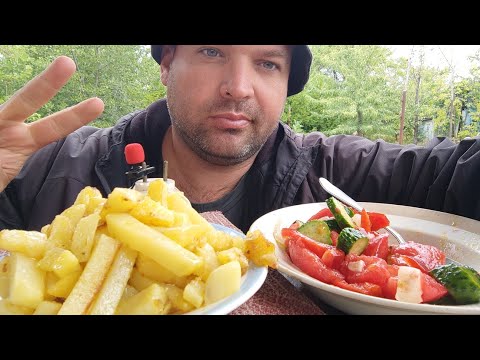 Видео: МУКБАНГ ЖАРЕНАЯ КАРТОШКА/ОБЖОР САЛАТ овощной