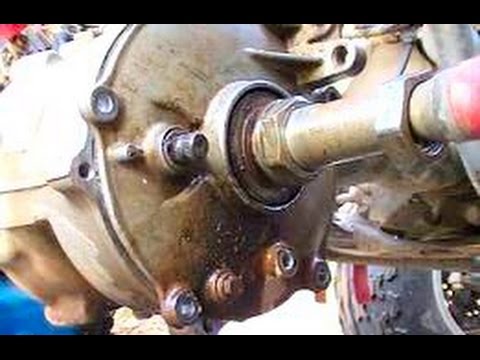 Видео: Honda TRX 250 EX 250 X Тормозные подшипники и сальники, снятие оси