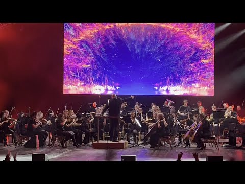 Видео: Легендарные мировые рок-хиты в исполнении симфонического оркестра.