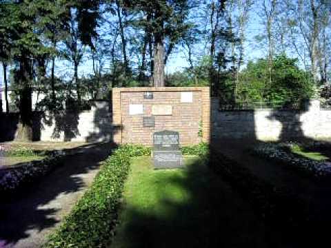 Видео: Кладбище-памятник Советских Воинов г.Baruht 9.05.2011