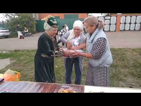 Видео: Кукмараның Яхин урамында яшәүчеләр Урам бәйрәме үткәрделәр