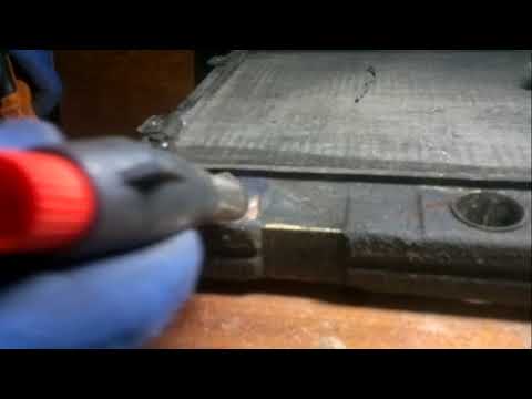 Видео: Пайка сливной пробки радиатора ваз -2106.