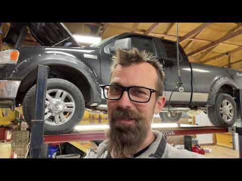 Видео: Проржавевшая рама F-150: ремонт, починка, 2004-2008, эта довольно плохая!