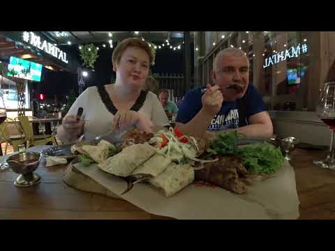 Видео: Мукбанг ГОРЫ шашлыка 🍖🍗 люля кебаб 🍄 грибы 🍷 Вино на ужин 😋 Кафе Вермишель в Сочи Адлер