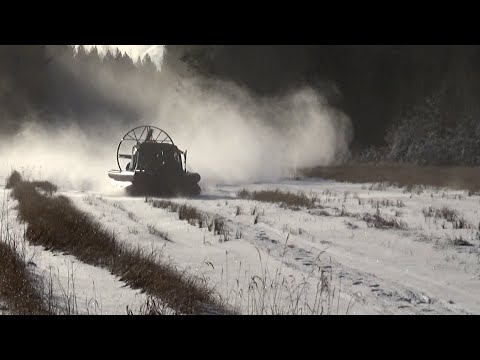 Видео: Первый лёд в ХМАО. Суровое ралли на аэролодке.