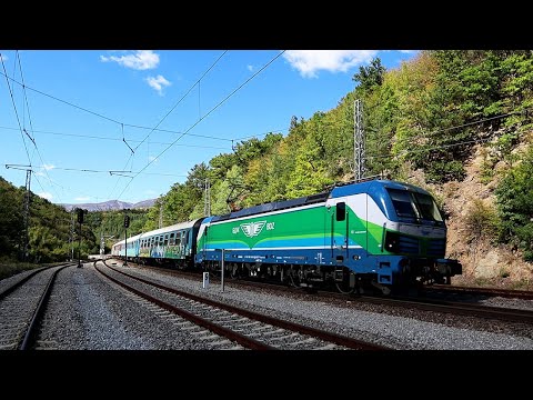 Видео: БВ 3623, БВ 3622, ПВ 30113 и ПВ 30114 предвещават есента на ЖП гара Копривщица...