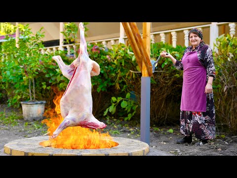 Видео: Бабушка Зажарила Гигантского Ягненка в Новом Тандыре! Невероятный Способ Приготовить Нежное Мясо!