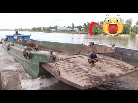 Видео: [701] Баржа поднялась 4 раза, чтобы выбраться через ворота плотины, что было потрясающе.