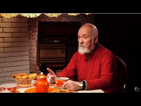Видео: "Под абажуром". Константин Васильев. Интервью