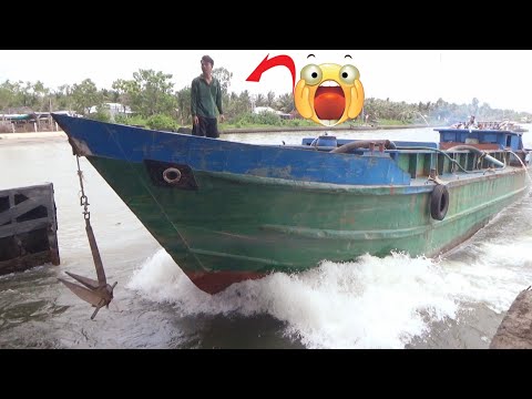 Видео: [668] Скорость, с которой лодка движется через ворота плотины, завораживает.