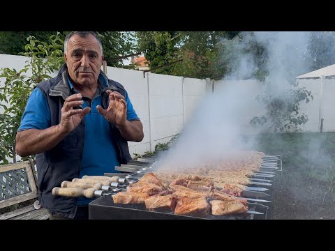Видео: Жарим мясо на мангале:шашлык и кебаб.Обзор по фермерскому рынку Брюсселя и цены.