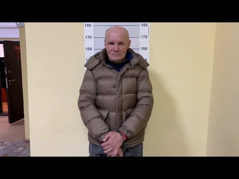 Видео: Урка-пересидок ограбил даму-логопеда