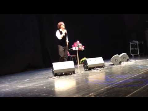 Видео: Максим Галкин - Мне мама тихо говорила (на иврите)