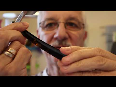 Видео: Бритьё опасными бритвами Daishi 800 VS Dorp & Voos Solingen straight razors shaving