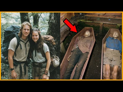 Видео: Пропала пара Туристов — Через 3 года их нашли в пустых гробах в Заброшенной Часовне в Горах