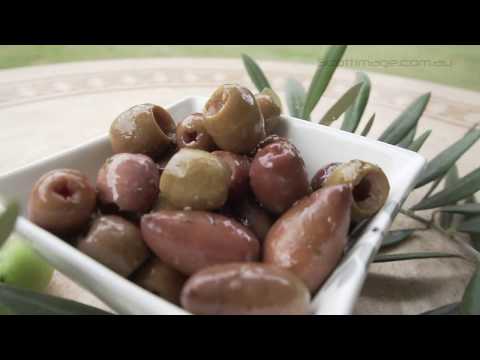 Видео: Как вылечить идеальные оливки / Come curare le olive perfette / How to Cure the Perfect Olives