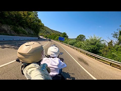 Видео: ПУТЕШЕСТВИЕ НА СКУТЕРЕ К МОРЮ. 2. ПЛЯХО - НЕБУГ - ГЕЛЕНДЖИК. СКАЛА ПАРУС, АКВАПАРК ДЕЛЬФИН. 