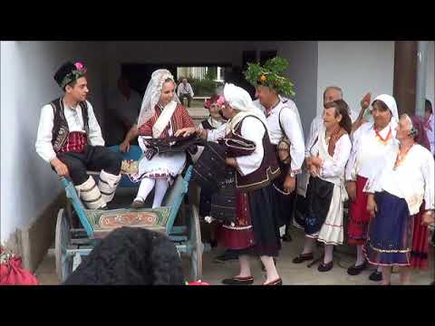 Видео: Част от капанска сватба.Посрещане на булката.