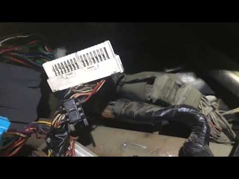 Видео: Установка Tomahawk TW9010 в место B9 Starline Toyota Noah