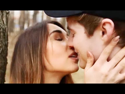 Видео: Первый ПОЦЕЛУЙ -Почему важно НЕ СПЕШИТЬ - и как понять что ПОРА