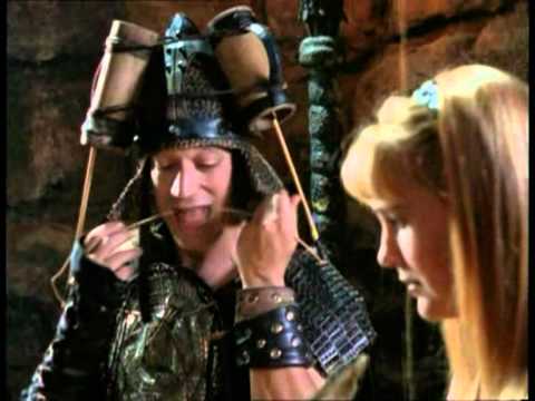 Видео: Весёлые друзья