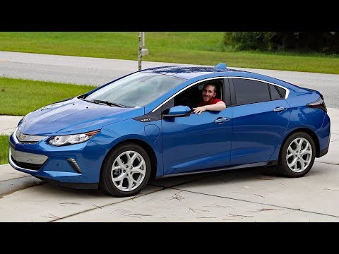 Видео: Chevy Volt Premier 2018 года | Мои любимые функции и технологии после более чем 1000 миль!