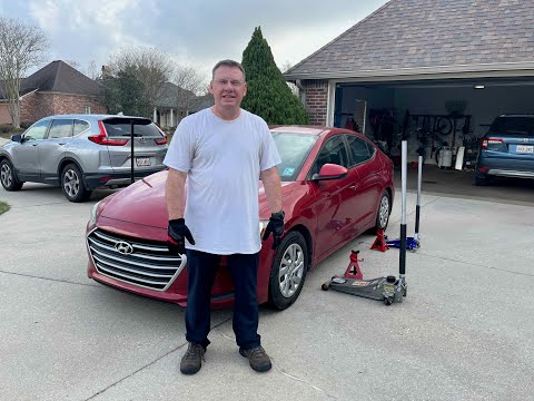 Видео: Hyundai Elantra 2017-2020 — как поднять домкрат и установить опоры