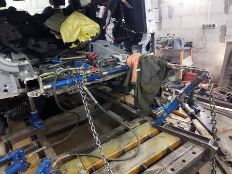 Видео: BMW G01 . Спасаем заднюю панель , ровняем лонжероны , рихтуем тазик. Лепим из того что есть)))