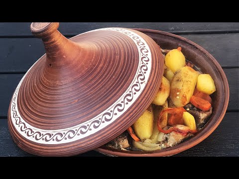 Видео: КАК ПРИГОТОВИТЬ ВКУСНОЕ И СОЧНОЕ МЯСО В ТАЖИНЕ (готовим в печи на углях)